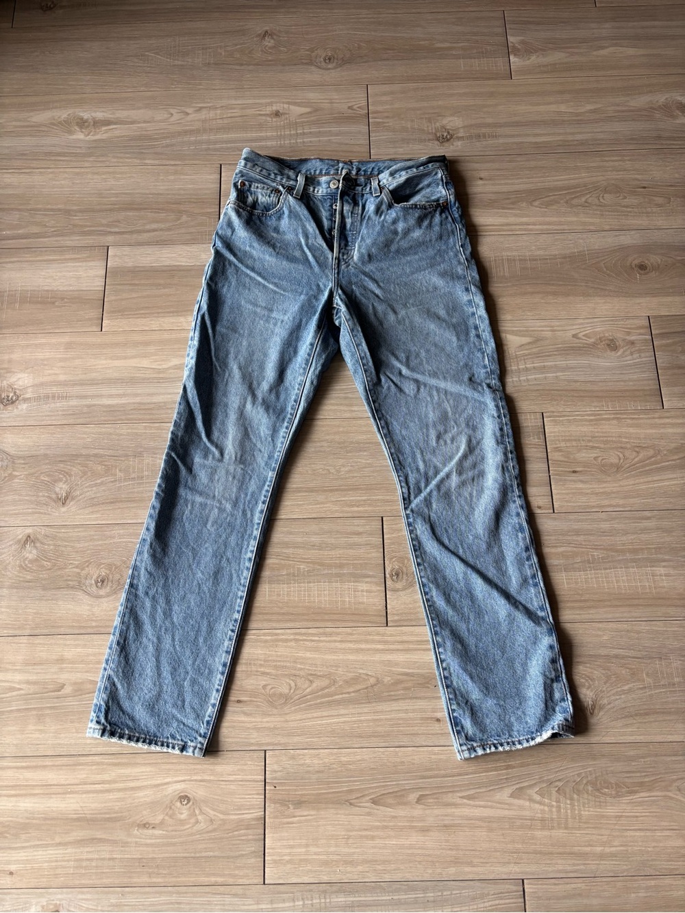 Classic Straight Leg Women's Jeans in Light Blue